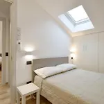 2 Bedroom Beautiful Apartment In Moneglia Appartamento *