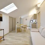 2 Bedroom Beautiful Apartment In Moneglia Appartamento