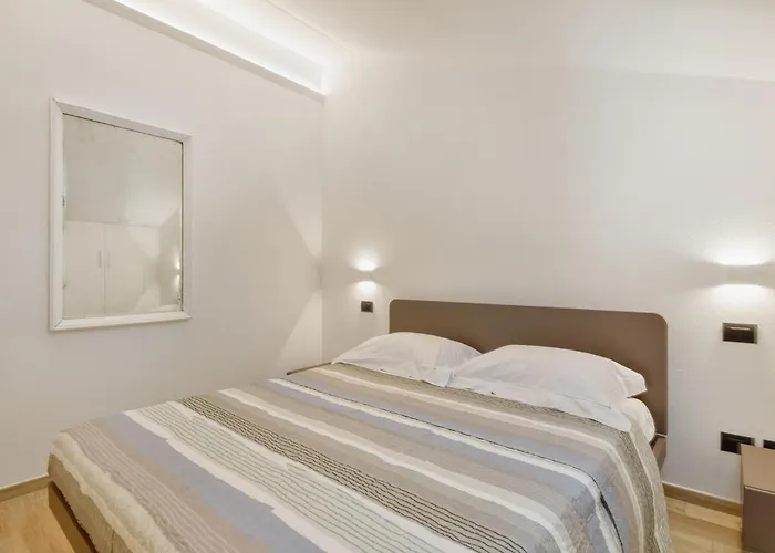 Lägenhet 2 Bedroom Awesome In