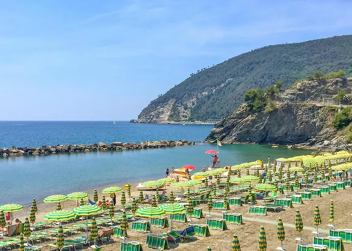 2 Bedroom Awesome In * Moneglia