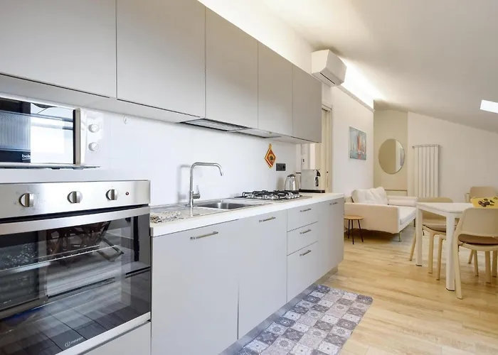 Apartman 2 Bedroom Awesome In Moneglia